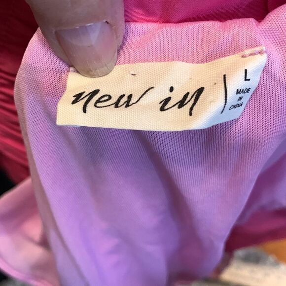 New in Size Large high waist pink shorts.  Elastic waist. - Picture 7 of 10